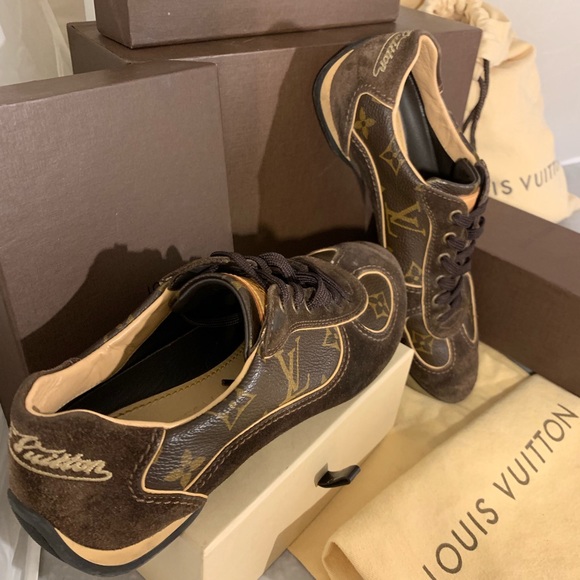 Classic Louis Vuitton Sneakers - Picture 2 of 6